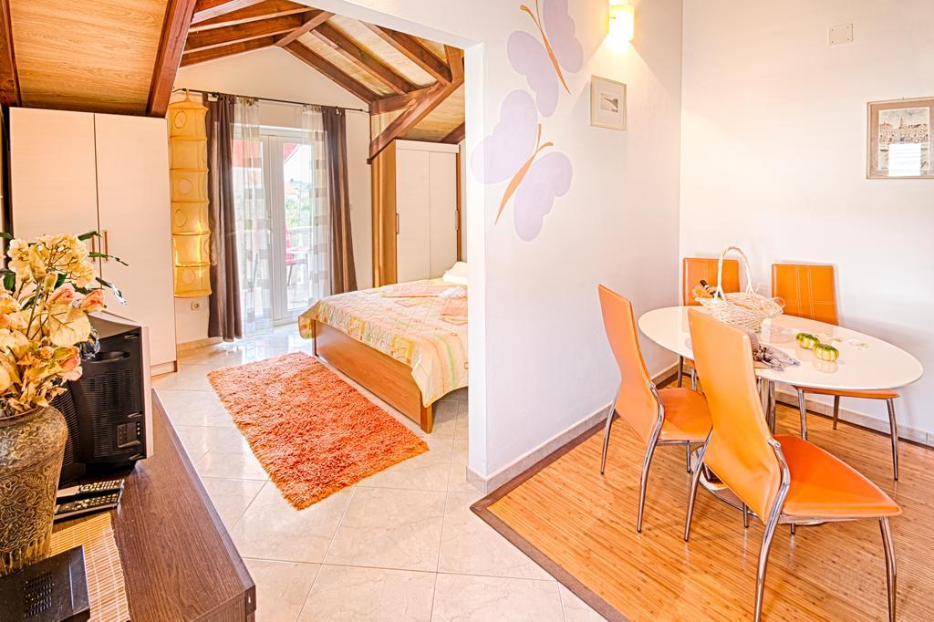 Apartmani Rita Milna  Zimmer foto