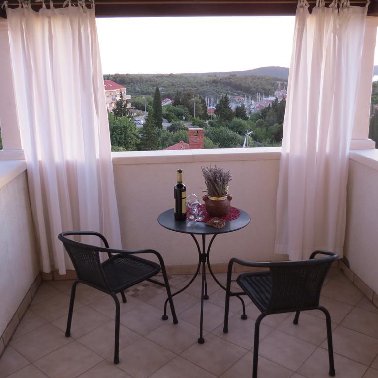 Apartmani Rita Milna  Exterior foto